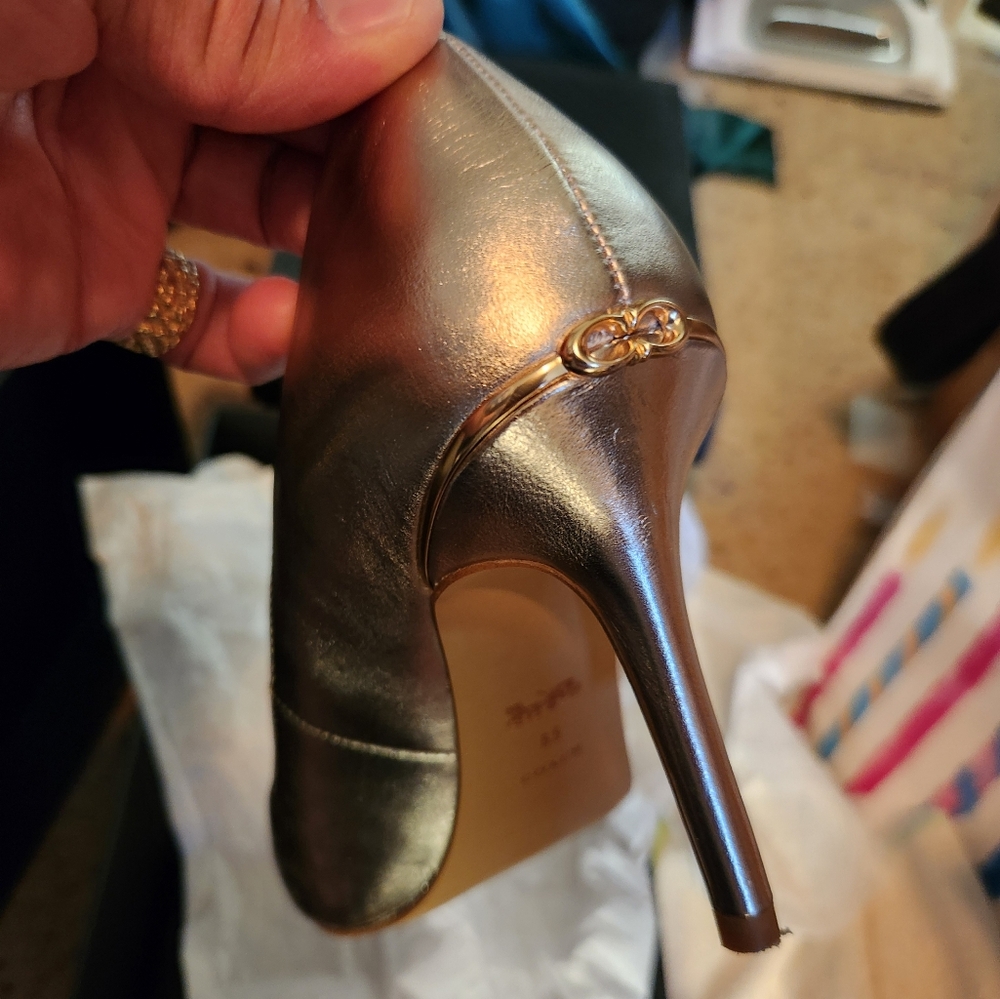 Coach Wiley Metallic Pump. Brand New Never Worn. Size 8.5